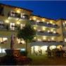 Hotel Daniela a Levico Terme - vista della facciata principale e dell'ingresso
