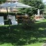 Il giardino dell'Hotel Daniela a Levico Terme